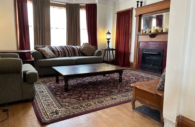 4 bedroom house near Fiserv Forum, Brady Street, Downtown and Lakefront