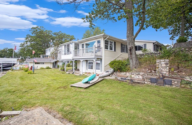 4 bedroom lakefront house on Pine Lake! Sunrise and Sunset views!