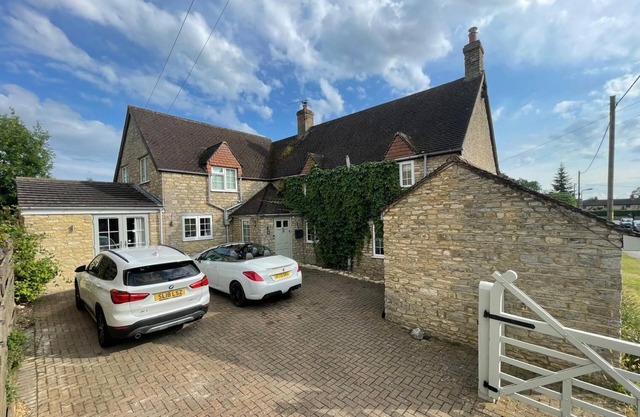 4-Bedroom Limestone Country House - Large Garden, Field view, Gazebo Fire Pit