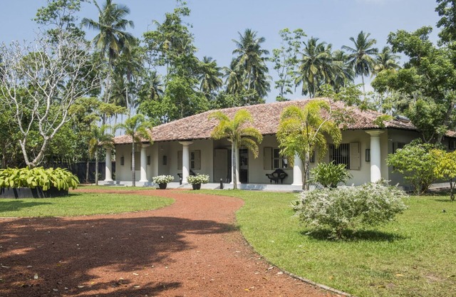 4 Bedroom Luxury Colonial Style Villa, Unawatuna