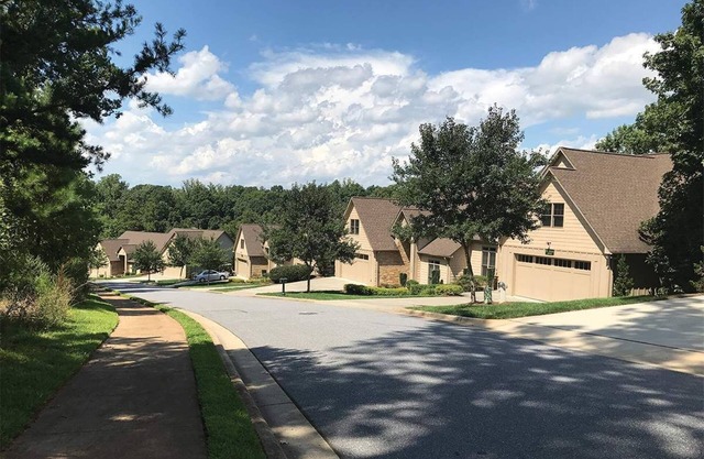 4 Bedroom Townhome in Rock Barn Golf & Spa