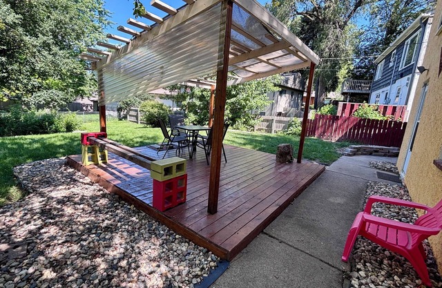 4-bedroom vacation home: Sleeps 12, 2 miles to DT & Premier Center