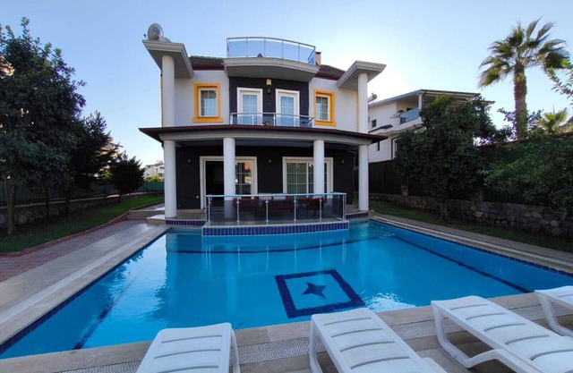 4-bedroom villa in marvelous Fethiye with WiFi