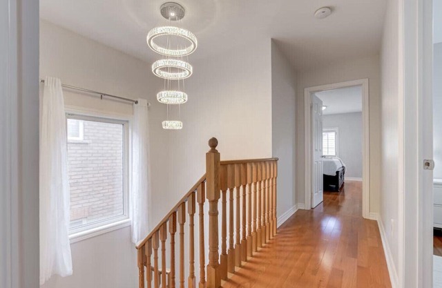 4-BR Family Haven: Near Wonderland & Vaughan Mills