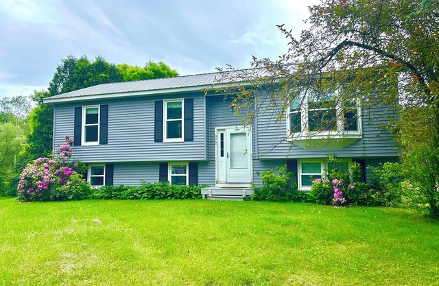 4 BR Ranch in Proctorsville VT-Families, couples, weddings. AC; hot tub
