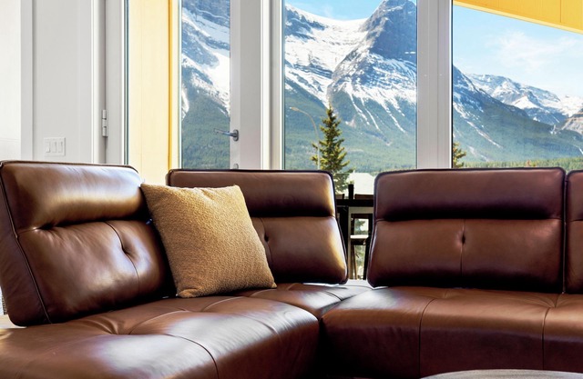 4 BRs with Epic Mountain View, Hot Tub, Garage EV Port, Super High Ceiling