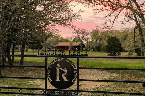 4 Cabins - Reindeer Ranch at Round Top