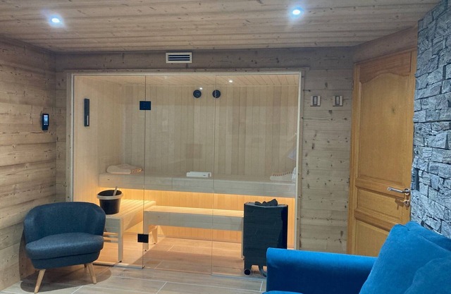 4 * chalet with private sauna in Valloire for 11 people