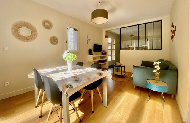 4 * gîte with swimming pool on the slopes