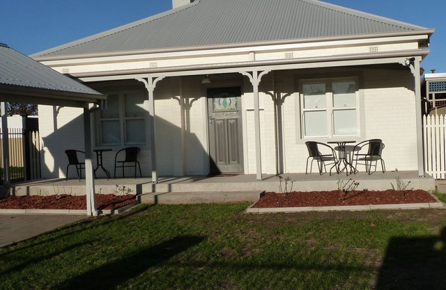 4 Havelock Street - central heritage home
