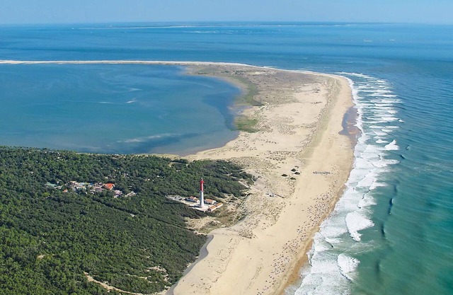 4 KILOMETERS FROM THE FIRST BEACHES