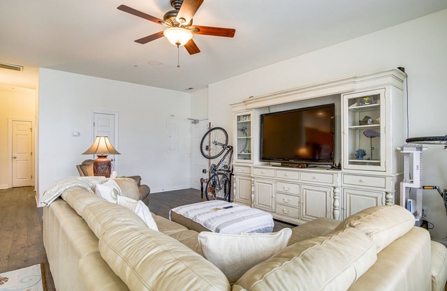 4 Mi to Beaches: Pet-Friendly Lewes Condo!