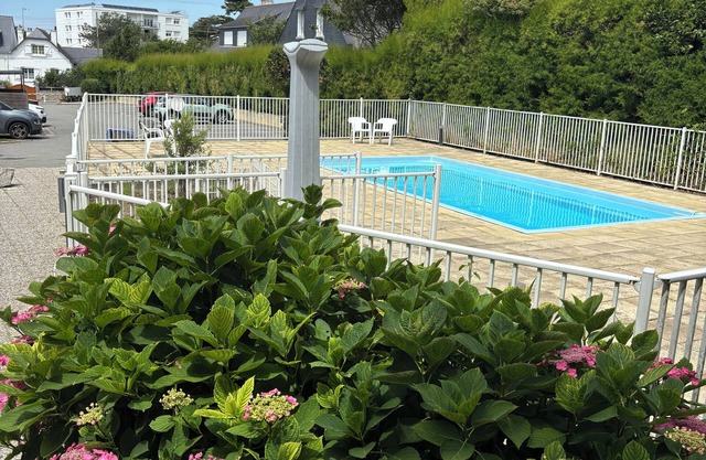 4-person apartment/studio in residence with swimming pool