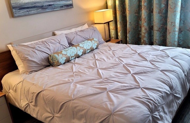 4 Room Luxury Wellness Spa Suite. Free Sauna & Steam Room. Offers Spa Services