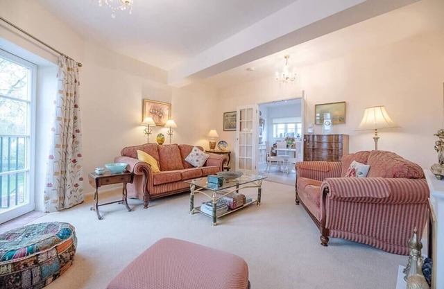 4 Ropers Court, Lavenham