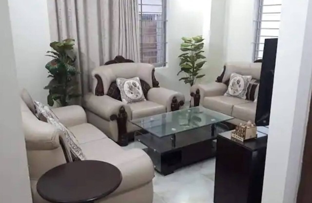 4 star standard apartment. from airport, Gulshan, Banani and shopping complex.
