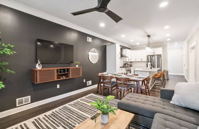 4 Story Home|Triple King|Backyard|UPMC Shadyside