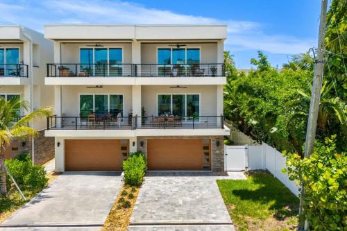 40 8th Avenue