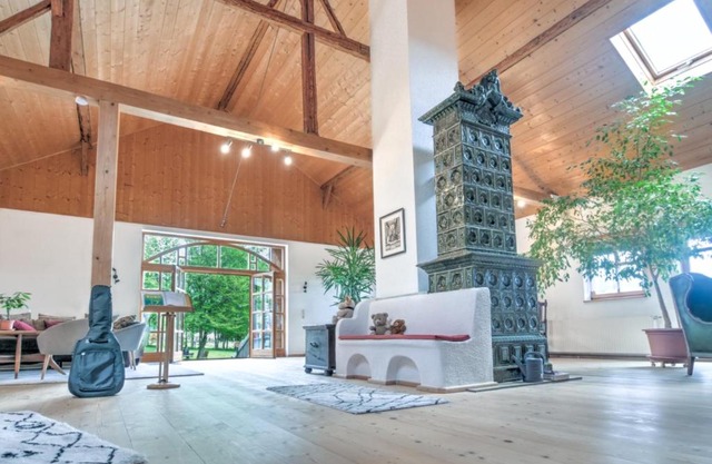 400qm bayerische VILLA 2500qm uneinsehbarer Garten in beliebter Urlaubsregion