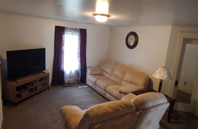 415 Finley Carriage House
