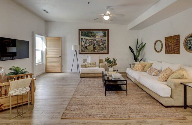 45 Amira BUSHMAN · Large Luxurious Villa Resort Amenities Sleeps 6