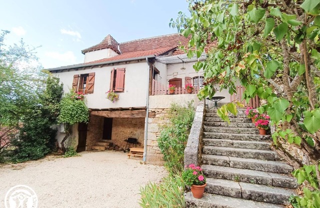 46g12027 - Corn - Gîte