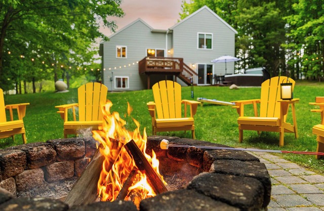 4bdr 2 bath house. Unwind in the hot tub, chat around the fire pit and disc golf