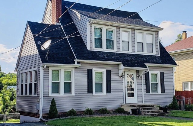 4Bed/3Bath GREYSTONE COTTAGE