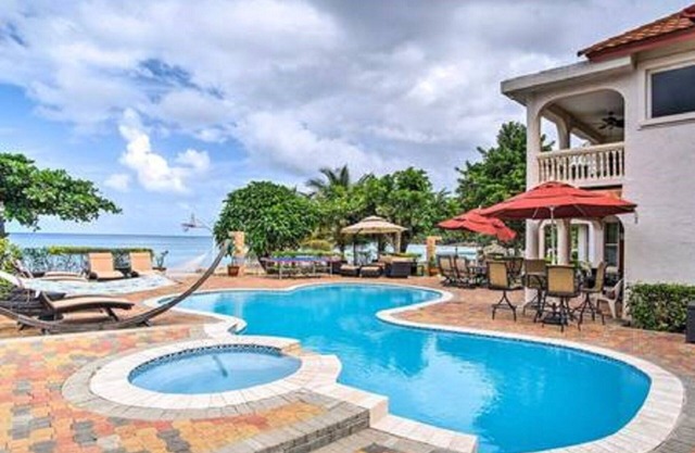 4br Beachfront Villa WiFi/Pool/Housekeeper/Cook