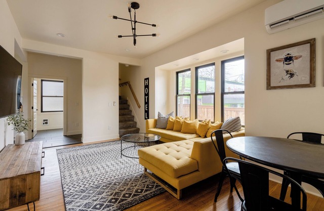 4BR Farmhouse | Remodeled Ideal for Groups