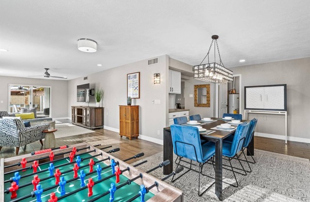 4BR Gilbert Home | Dog Friendly | Ping Pong & Foosball | Large backyard | Downtown Less Than 1 Mile