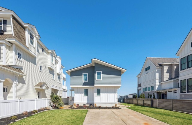 4BR Renovated Home with Breathtaking Views