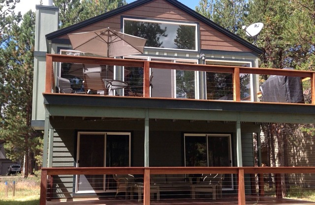 4BR Riverfront Villa, Quiet and Upscale!