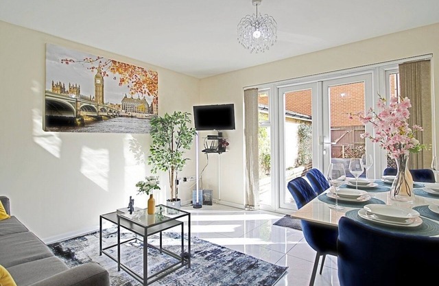 4BRD Luxury House RG2 - Free Parking