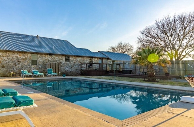 5 AC | Sleeps 14 | Heated Pool