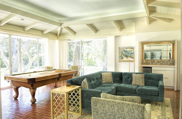 5-Acre Nature Retreat In The Heart Of San Antonio with Pickleball and Tennis