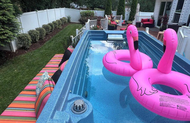 5 BDRM Boutique Home Backyard Oasis near National Harbor,MD and DC.