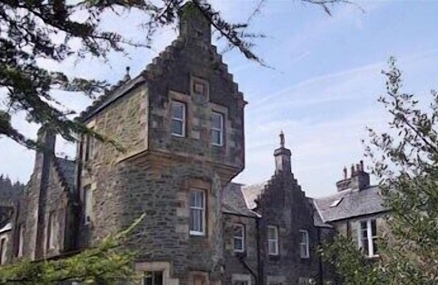5 bedroom accommodation in South Lochaweside