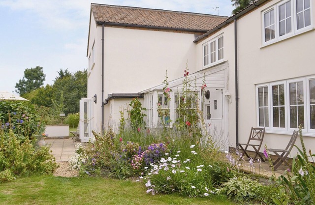 5 bedroom accommodation in Tilney St Lawrence, near Kings Lynn