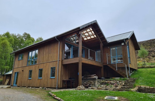 5 bedroom accommodation in Strathconon