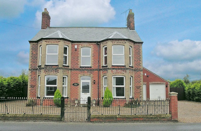 5 bedroom accommodation in Happisburgh