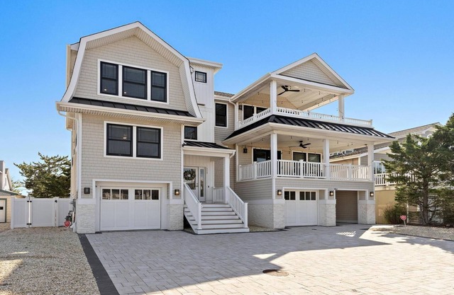 5 bedroom accommodation in Ship Bottom