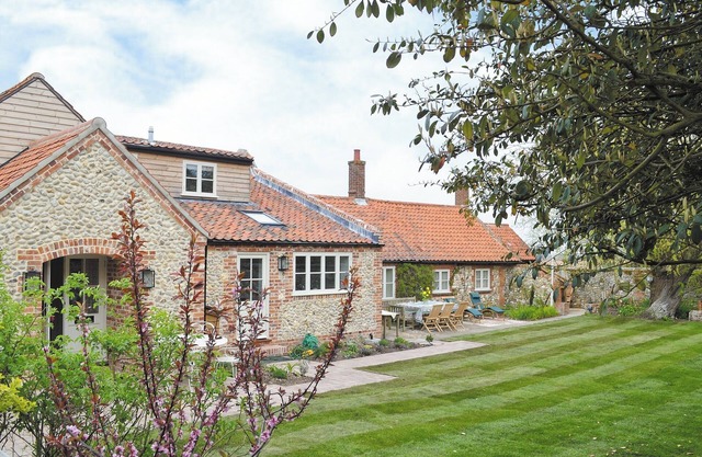 5 bedroom accommodation in Brancaster