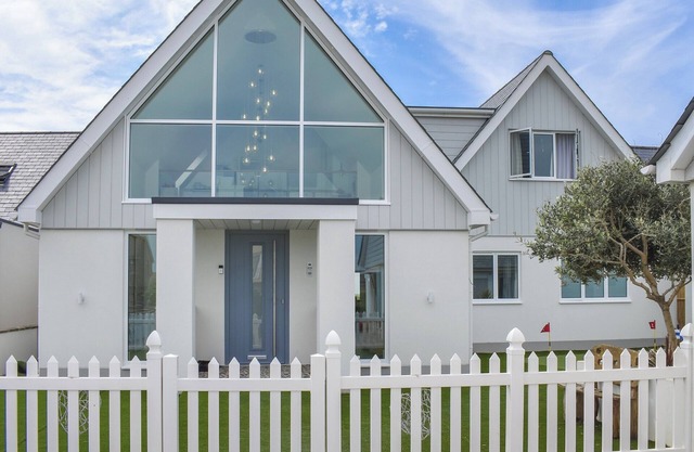 5 bedroom accommodation in Shoreham-by-Sea, near Brighton