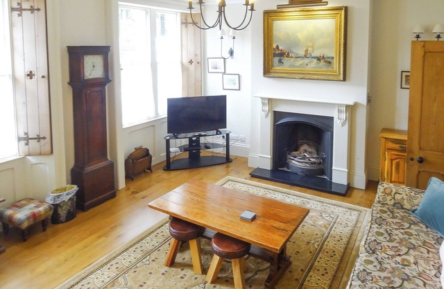 5 bedroom accommodation in Pickering