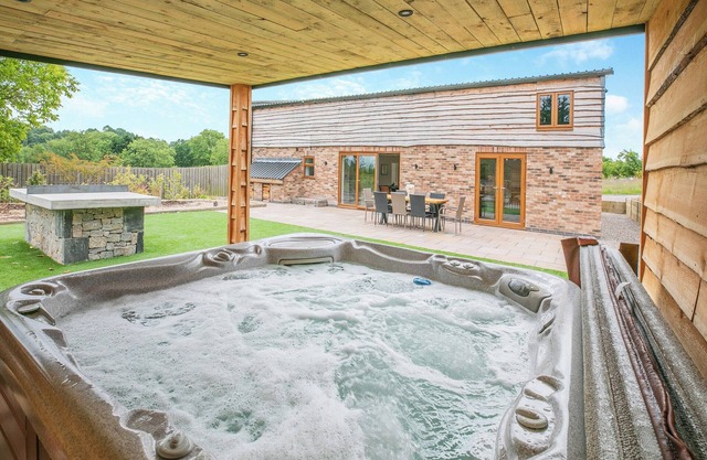 5 bedroom accommodation in Belper