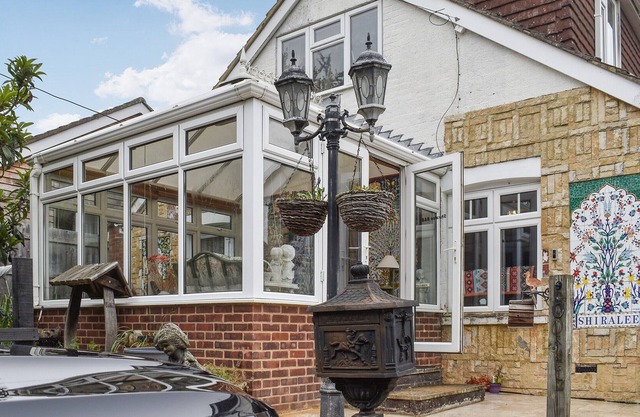 5 bedroom accommodation in Winterslow, near Salisbury