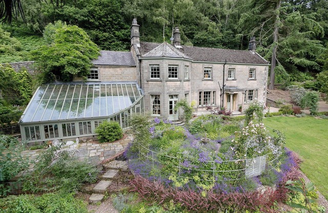 5 bedroom accommodation in Matlock