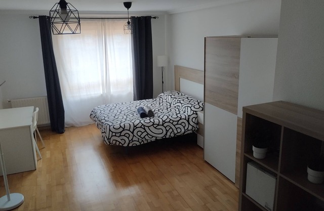 5-bedroom apartment in Oviedo (with green views and good communications)