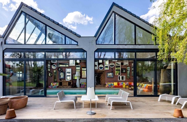 5 bedroom gorgeous home in Breuillet